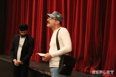 Gəncə Dövlət Dram Teatrı Tbilisidə “Dəli yığıncağı” tamaşası ilə çıxış edib - FOTO