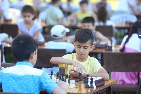 Heydər Əliyev Mərkəzinin parkında şahmat turniri keçirilib - FOTO
