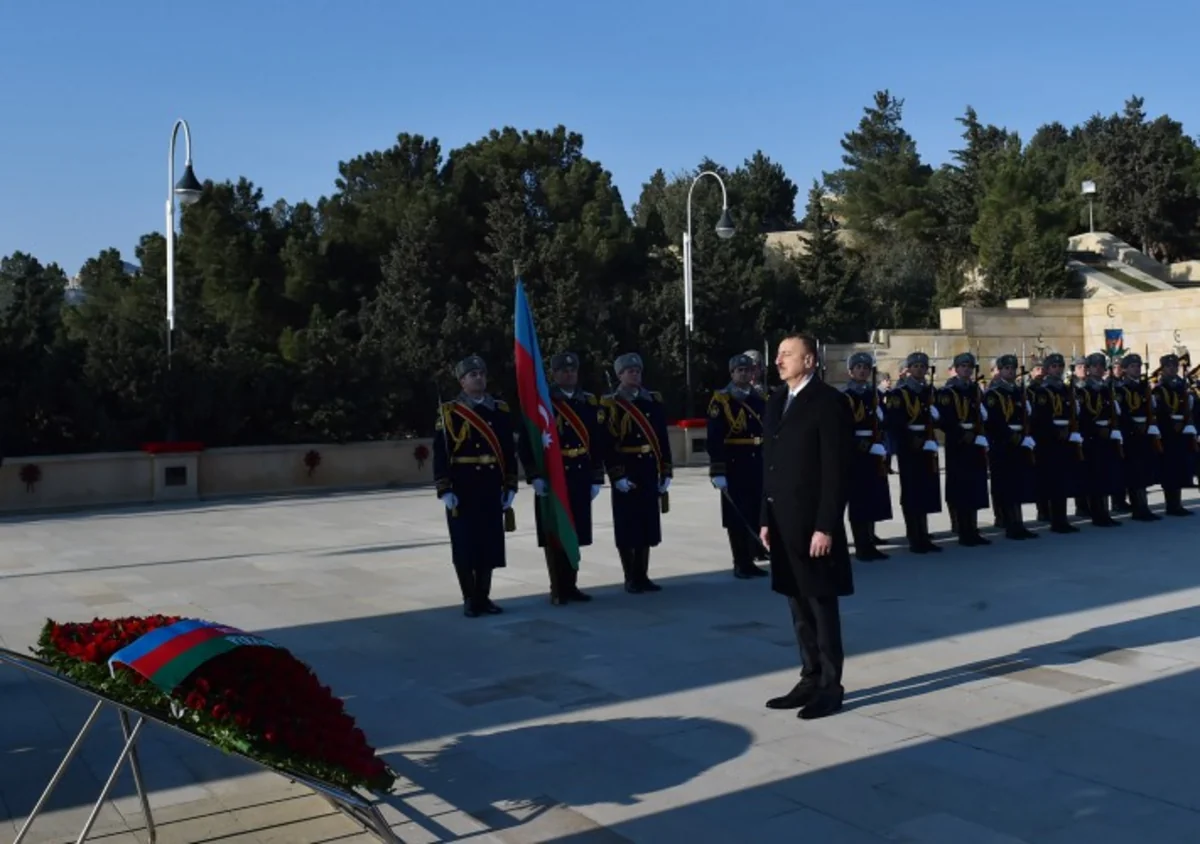 Prezident İlham Əliyev Şəhidlər Xiyabanını ziyarət edib