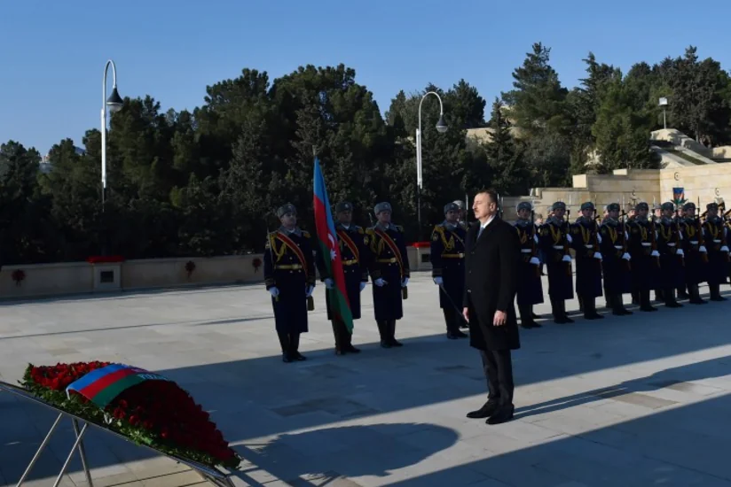 Prezident İlham Əliyev Şəhidlər Xiyabanını ziyarət edib