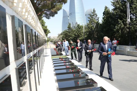 İran Baş prokurorunun müavini Kamran Əliyevi Tehrandakı səfirliyə hücumun istintaqı ilə bağlı məlumatlandırıb