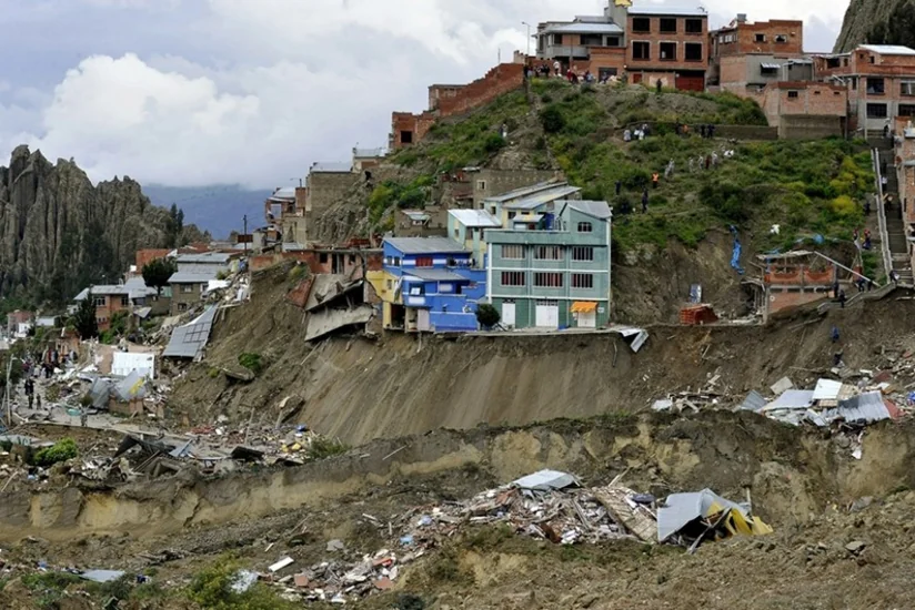 Число жертв оползня на севере Индии возросло до 19