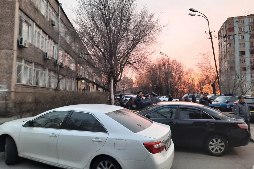 Ermənistanın xüsusi təyinatlıları silahlı hücumun olduğu binaya basqın edib, şübhəli şəxs saxlanılıb