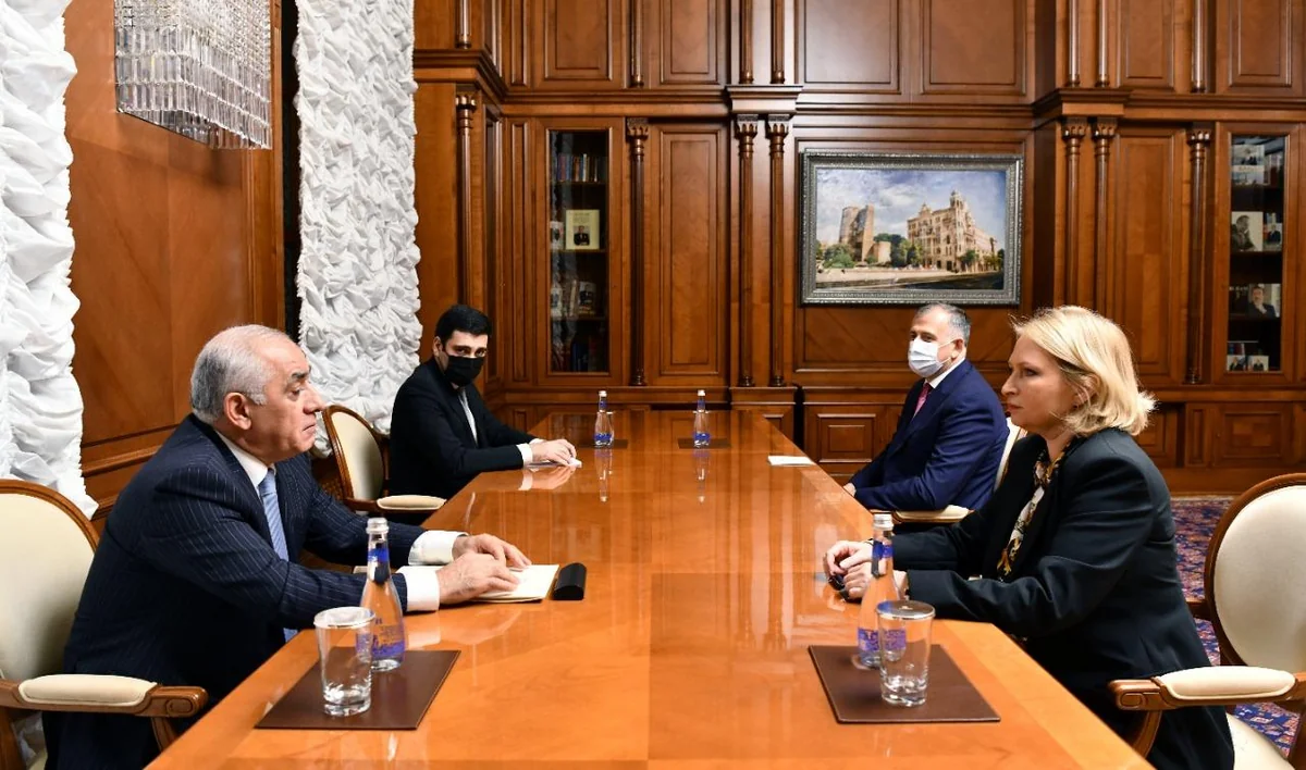 Əli Əsədov Gürcüstanın iqtisadiyyat və davamlı inkişaf naziri ilə görüşüb