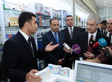 Baş nazirin müavini: Azərbaycana gətirilən dərmanların üzərinə daha yüksək qiymətlər qoyulmamalıdır”