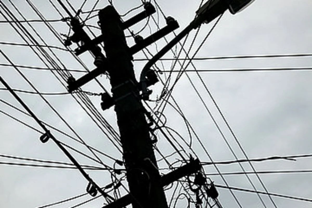 СМИ: Провод под напряжением упал на демонстрантов в Индии, 11 человек погибли
