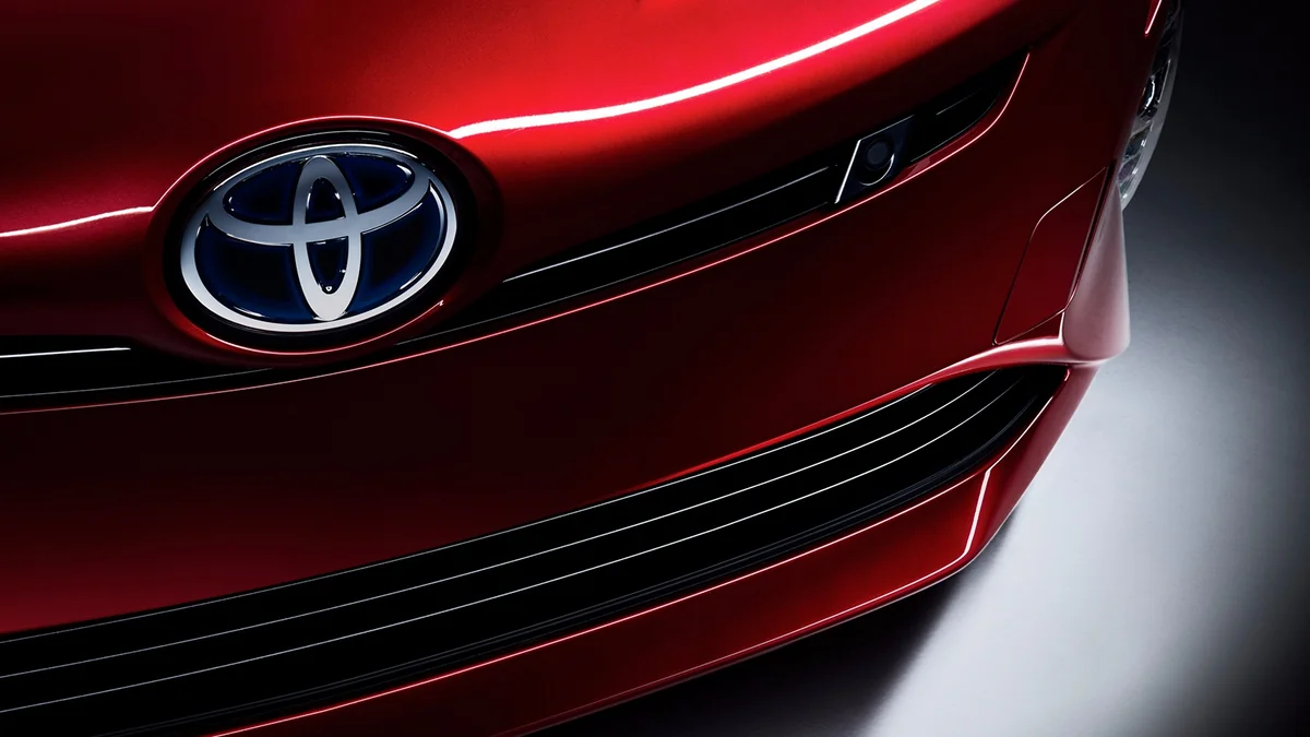AİF-in əməkdaşlarının istifadəsinə “Toyota” markalı avtomobillər veriləcək