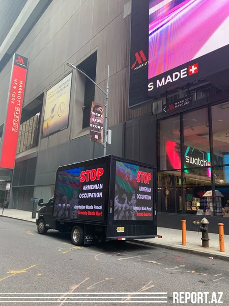 Qarabağ plakatlı maşınlar Nyu-Yorkda dövrə vurub