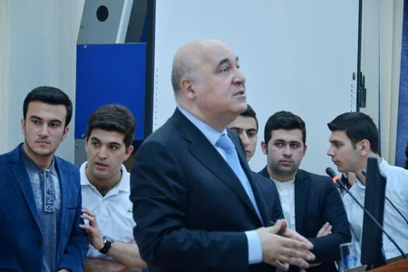 BDU-da Çingiz Abdullayevlə görüş keçirilib