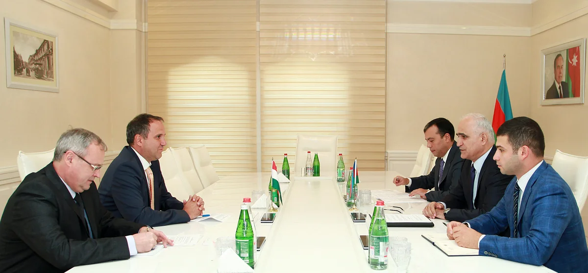 Azerbaijani and Hungarian businessmen will meet next month