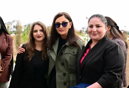 İlham Əliyev və birinci xanım Ağdamın Sarıcalı kəndinin ilk mərhələsinin açılışında iştirak edib - YENİLƏNİB-3