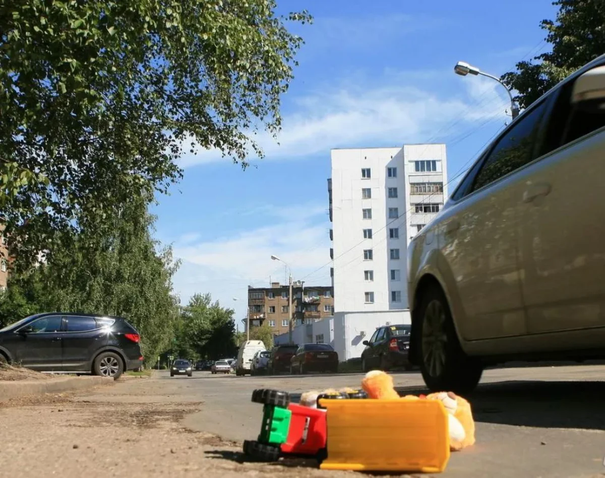 Bakıda avtomobil 6 yaşlı uşağı vurub