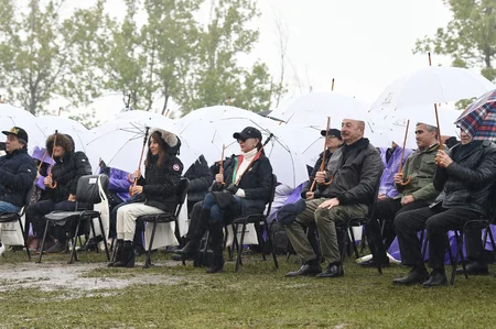 İlham Əliyev və Mehriban Əliyeva Şuşada Beynəlxalq Folklor Festivalının açılışında iştirak ediblər - YENİLƏNİB