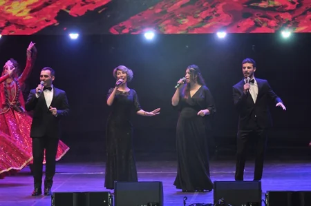 Heydər Əliyev Mərkəzinin parkında Bakının azad edilməsinin 100 illiyi münasibəti ilə konsert olub