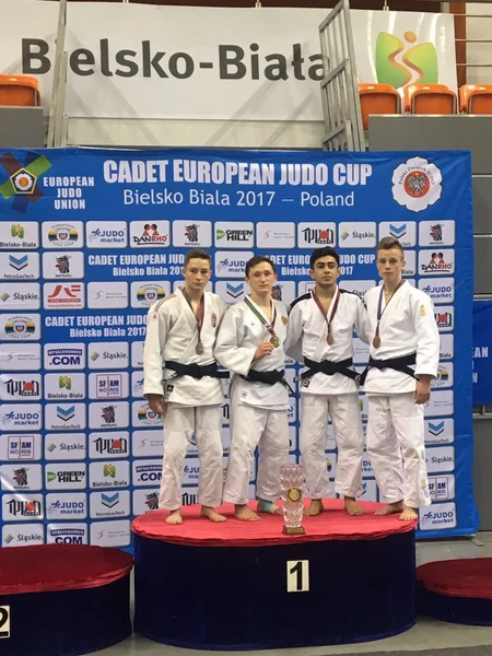 Azərbaycanın yeniyetmə cüdoçuları Polşada keçirilən Avropa kubokunda medallar qazanıblar