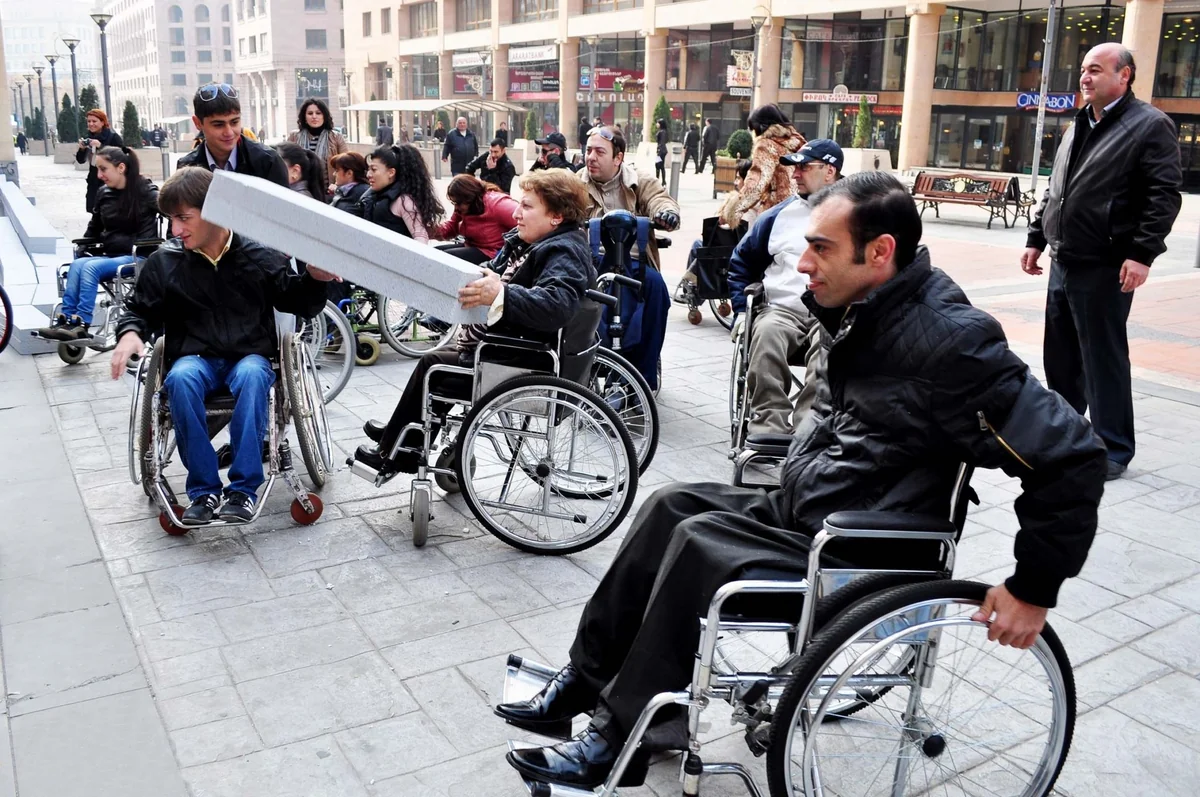 Ermənistanın Ombudsmanı: “Əlillərimiz bir çox problemlərlə üzləşirlər”