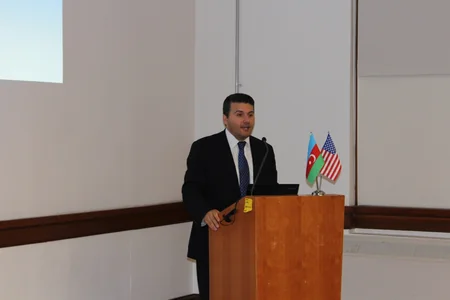 Kaliforniyanın Berkli Universitetində azərbaycanlı professor Lütfi Zadəyə Azərbaycan medalı təqdim olunub