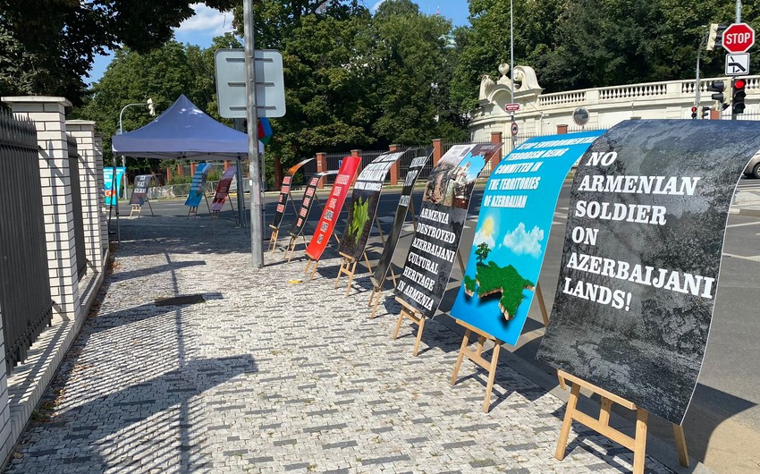 Azerbaijanis hold protest rally in front of OSCE representative office in Prague