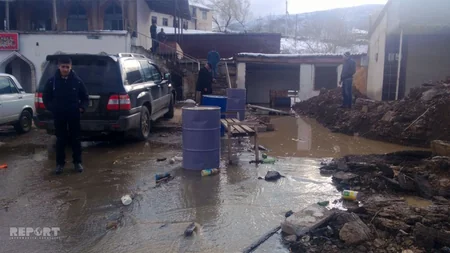 ​Lerikdə rayon mərkəzini su basıb - FOTO