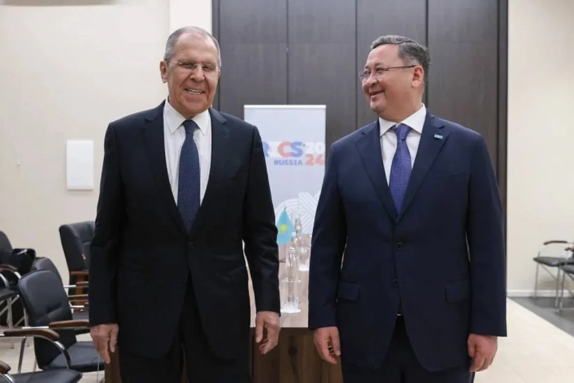 Rusiya XİN rəhbəri qazaxıstanlı həmkarı ilə regional təhlükəsizliyi müzakirə edib
