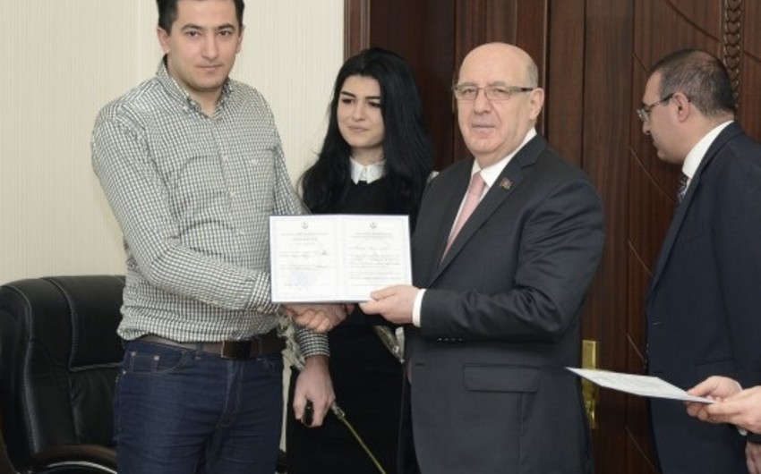Tibb Universitetində məzun rezidentlərə həkim-mütəxəssis diplomları təqdim edilib