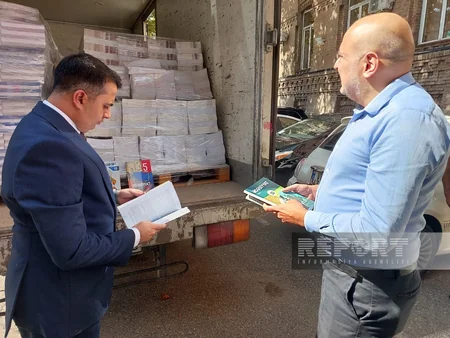 Gürcüstandakı azərbaycandilli məktəblərə dərsliklər göndərilib