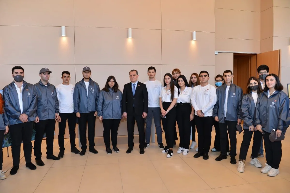 Джейхун Байрамов поздравил азербайджанскую молодежь