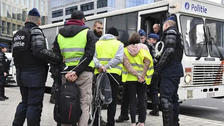 Brüsseldəki etiraz yürüşündə yüzə yaxın aksiyaçı saxlanılıb