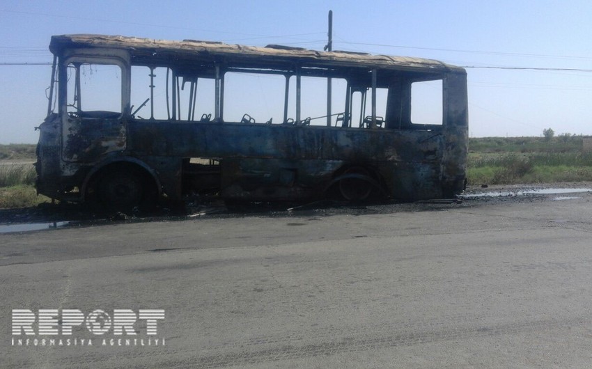 Neftçalada sərnişin avtobusu yanıb