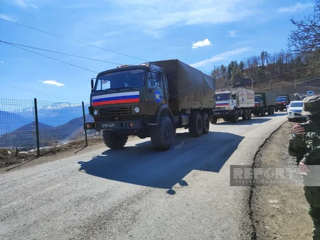 По дороге Ханкенди-Лачын беспрепятственно проехал 71 автомобиль российских миротворцев