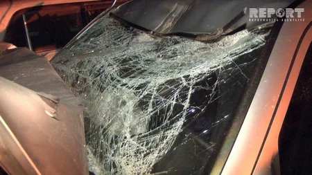 Bakıda Mercedes yük maşınına çırpılıb - FOTO