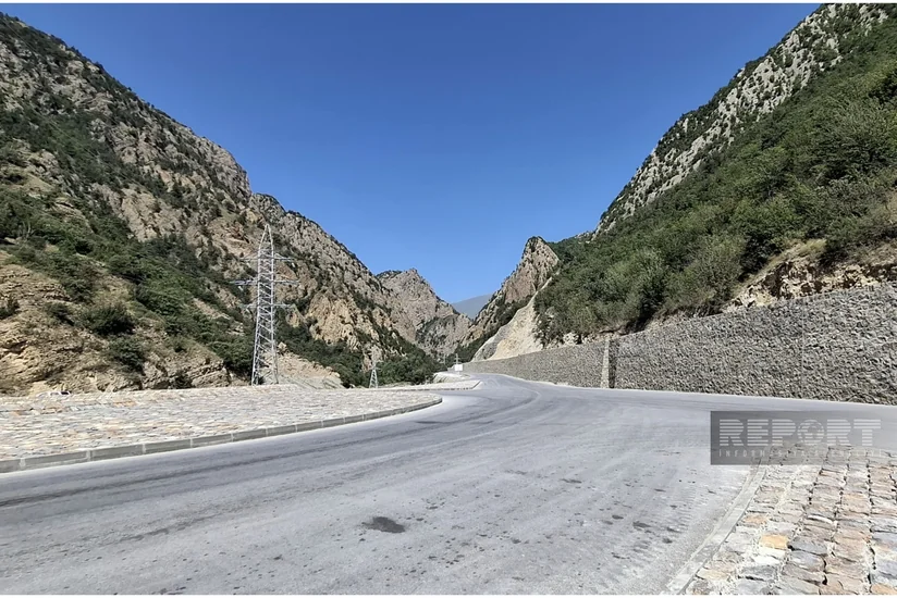 AAYDA rəsmisi: Şərqi Zəngəzurda yol infrastrukturunun yenidən qurulması tam sürətlə davam etdirilir