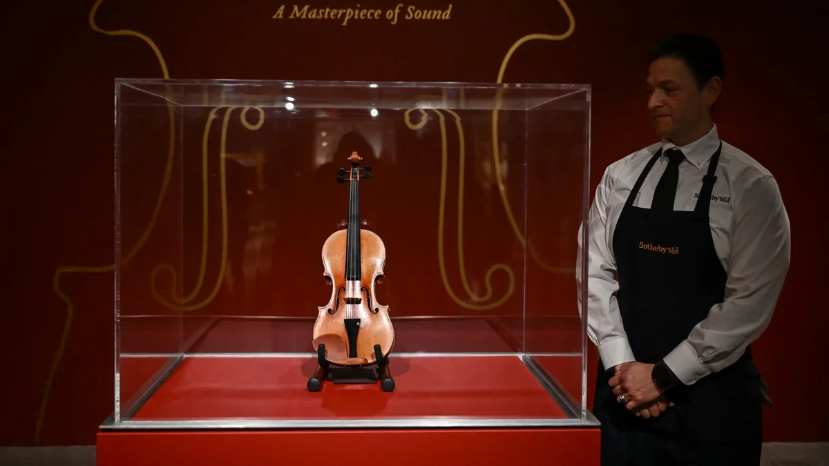 Stradivarinin skripkası “Sotheby's”də 11,25 milyon dollara satılıb