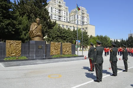 Defense Ministry officers honor memory of Great Patriotic War heroes