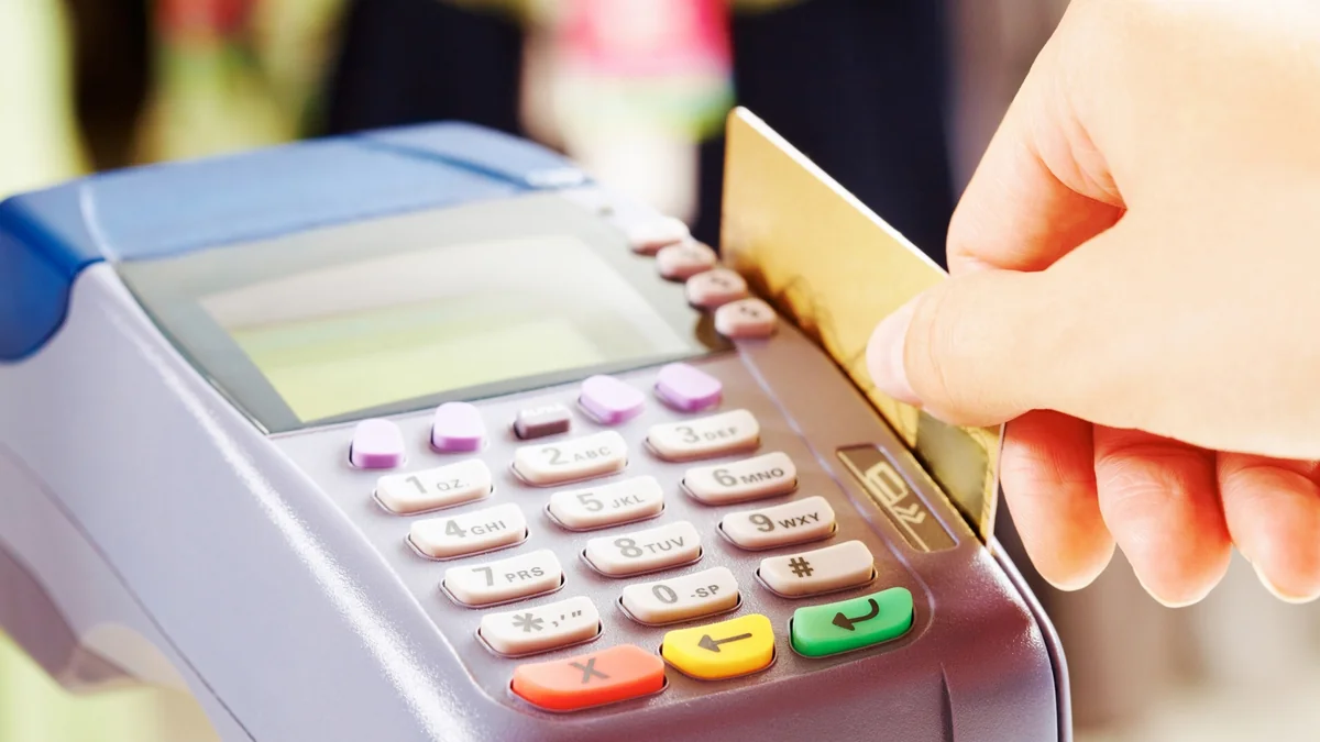 Azərbaycanda ödəniş kartlarının sayı 22 %-dən çox artıb