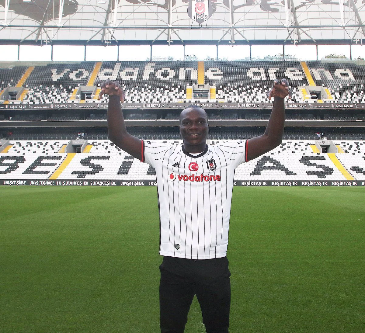 Beşiktaş sabiq futbolçusunu qaytardı