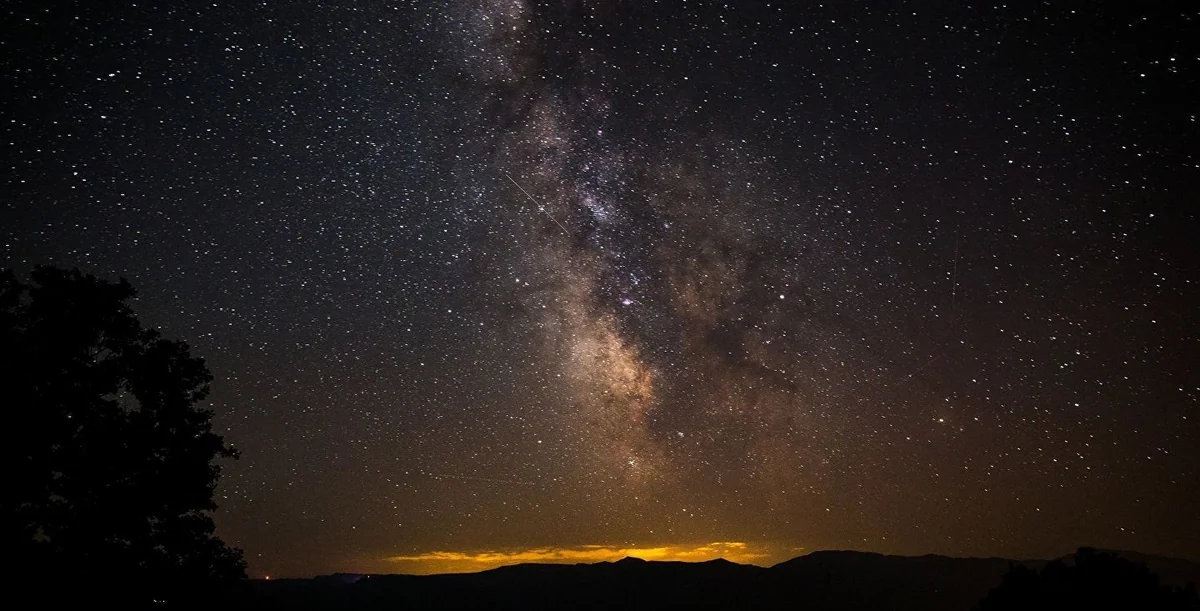 Astronomlar mövcudluğunu izah etmək mümkün olmayan 39 qalaktika kəşf edib