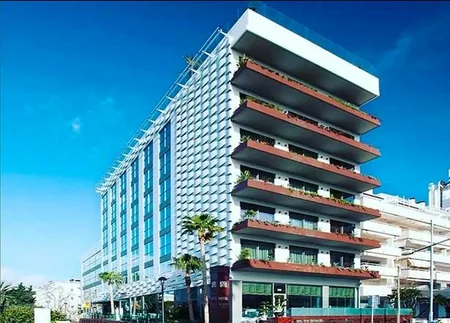 Messinin 30 milyon avroluq hoteli sökülür