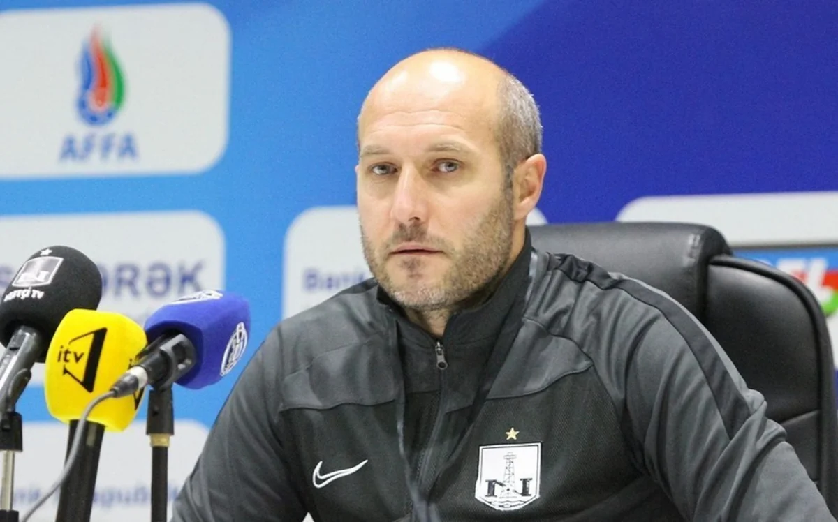 Neftçi Samir Abasovla vidalaşıb