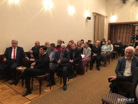 Moskvada Nəsiminin 650 illik yubileyi münasibətilə rus dilində çap edilmiş kitabın təqdimatı olub