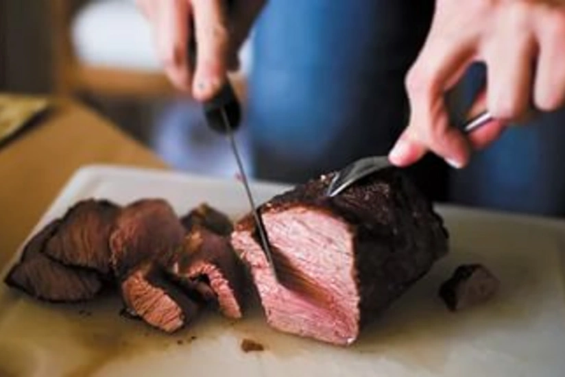 Qazaxda 15 yaşlı qız kolbasadan zəhərlənib