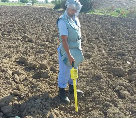 ​Ağdam və Tərtərdə partlamış raket qalıqları aşkarlanıb