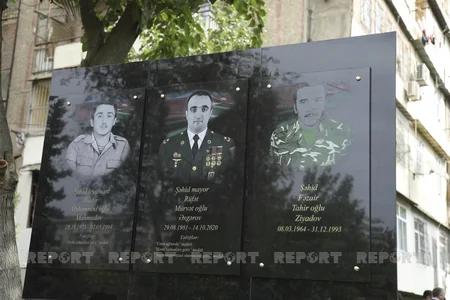 Xətaidə üç şəhidin xatirə lövhəsinin açılışı olub