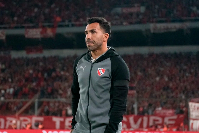 Karlos Teves baş məşqçisi olduğu klubdan ayrılıb