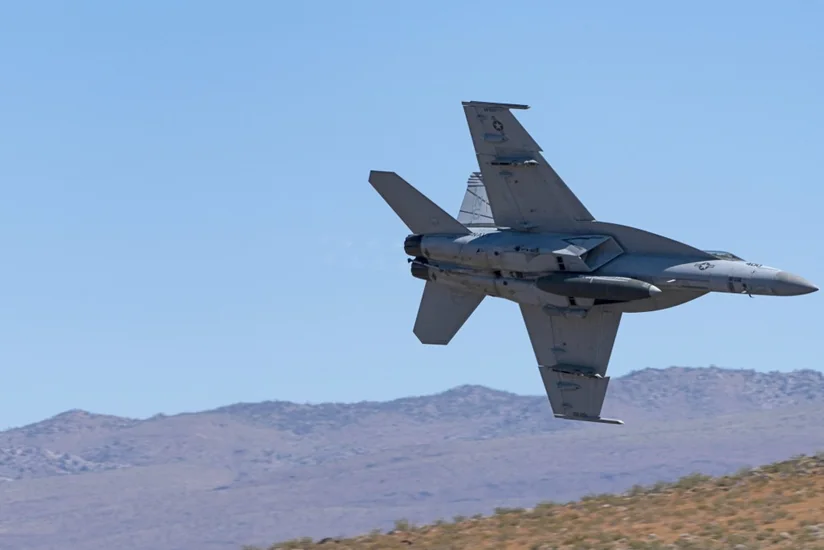 Kaliforniyada qırıcı qəzaya uğrayıb