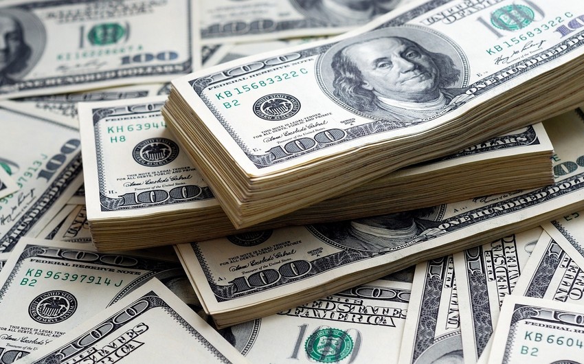 Azərbaycanda bank depozitlərində dollarlaşma dərəcəsi azalıb, kreditlərdə isə artıb