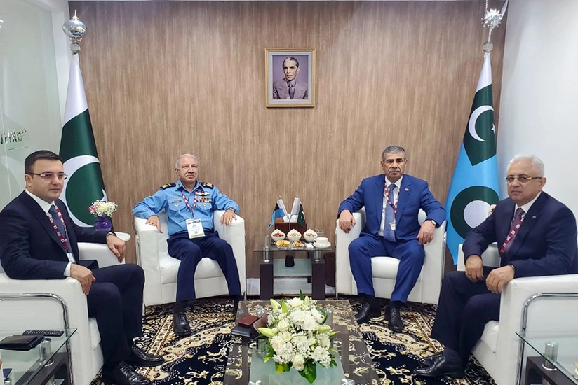 Azerbaijani Defense Minister meets Chairman of Pakistan Aeronautical Complex