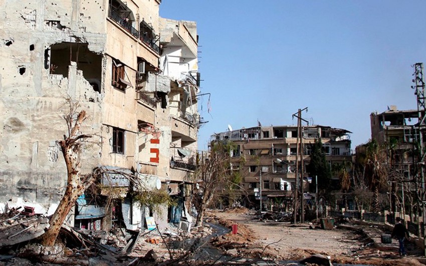 Israel launches airstrikes around Damascus again