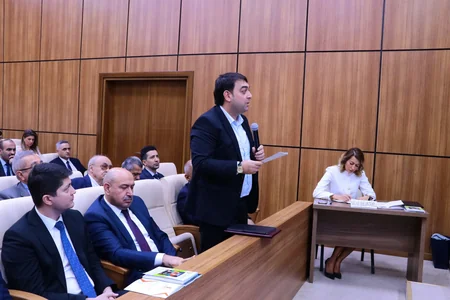 Baş Prokurorluqda aktual hüquqi problemlərin həlli üçün yeni təkliflər müzakirə edilib