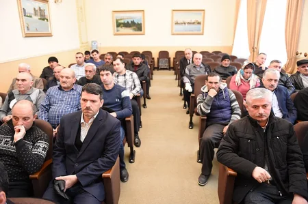 “Günəşli” yatağının qəza baş verən özülündə iş növbəsində olmuş neftçilərlə görüş keçirilib